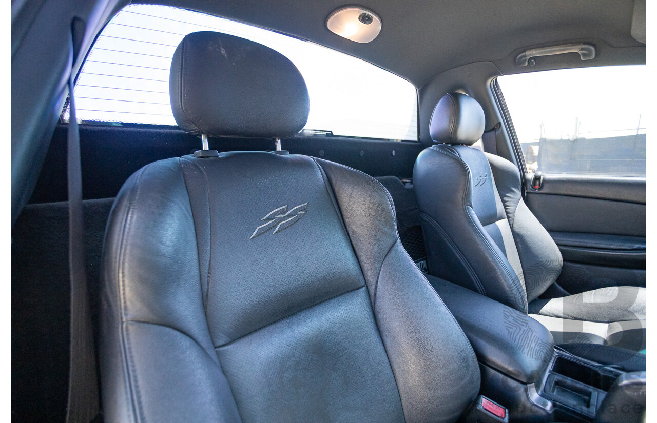 8/2005 Holden Commodore SS VZ Utility Heron White 5.7L V8