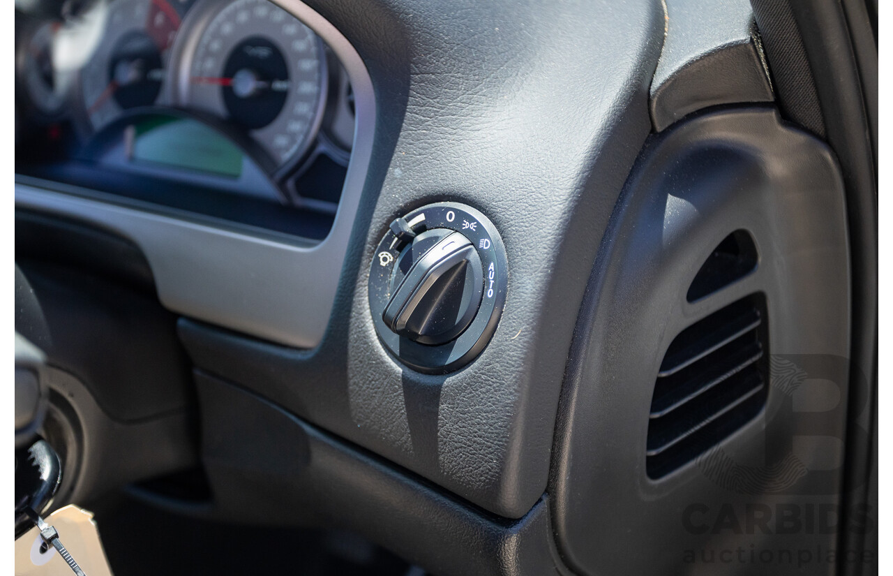 8/2005 Holden Commodore SS VZ Utility Heron White 5.7L V8