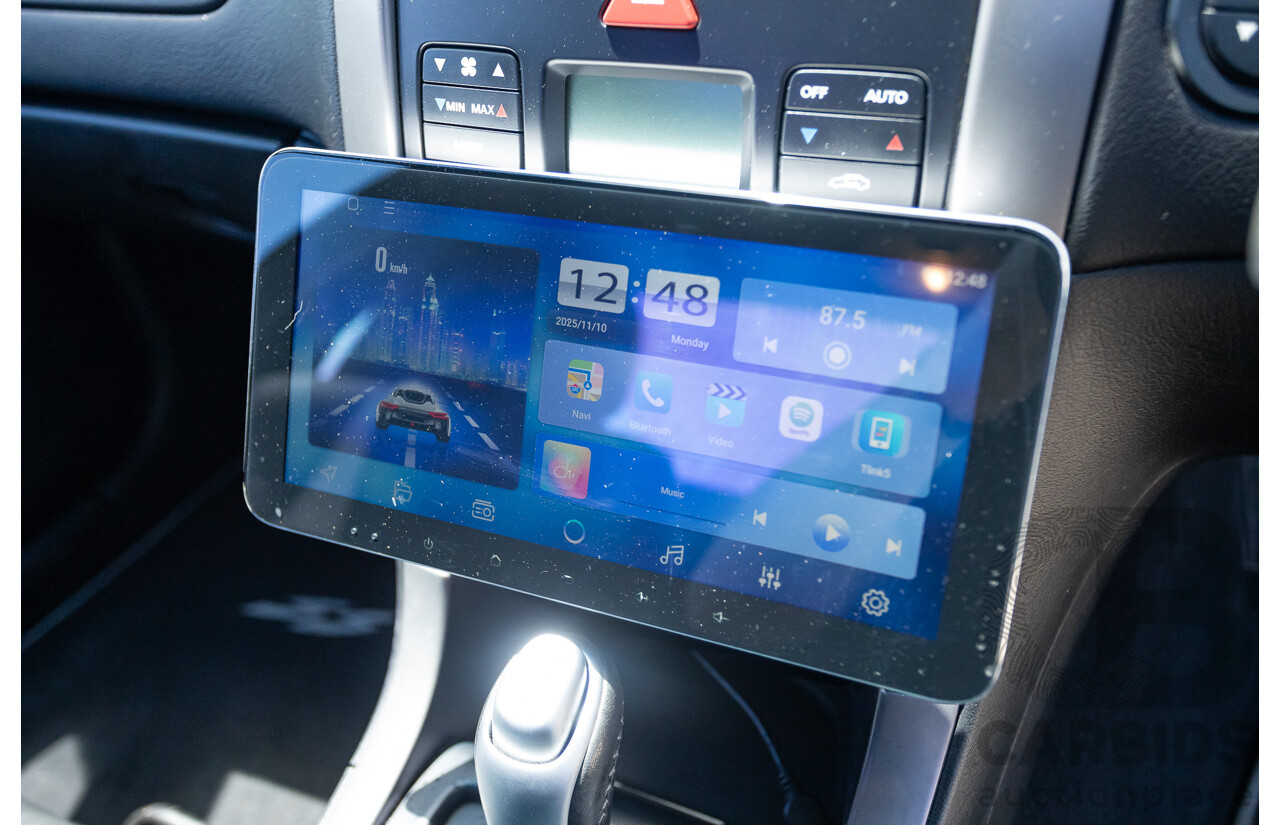 8/2005 Holden Commodore SS VZ Utility Heron White 5.7L V8