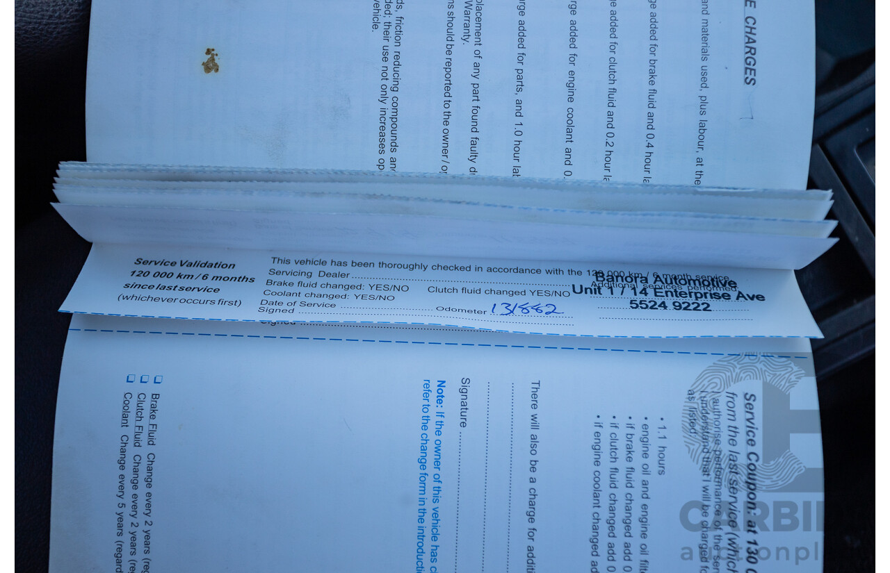 8/2005 Holden Commodore SS VZ Utility Heron White 5.7L V8