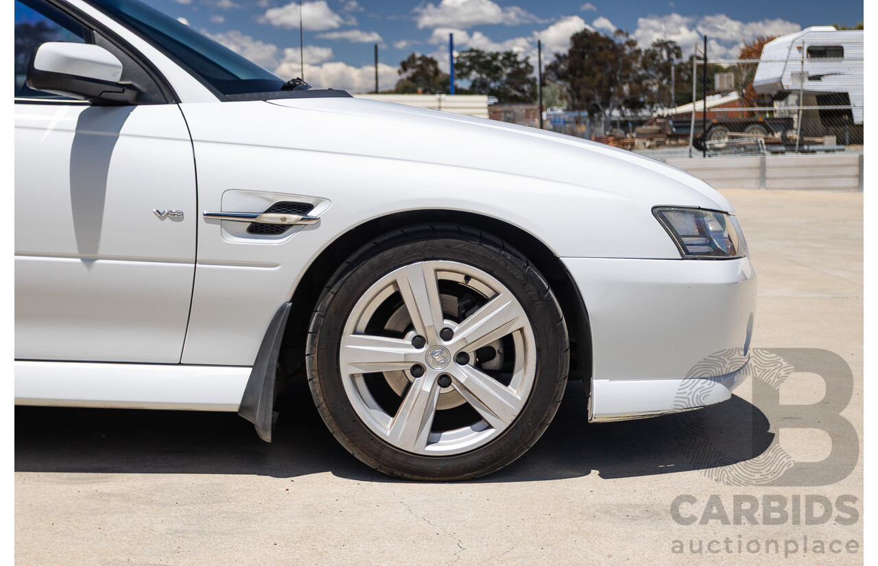 8/2005 Holden Commodore SS VZ Utility Heron White 5.7L V8