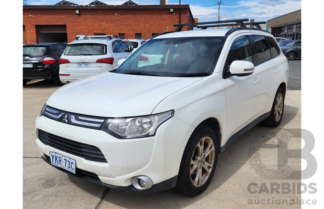 8/2013 Mitsubishi Outlander LS (4x4) ZJ 4d Wagon White 2.4L