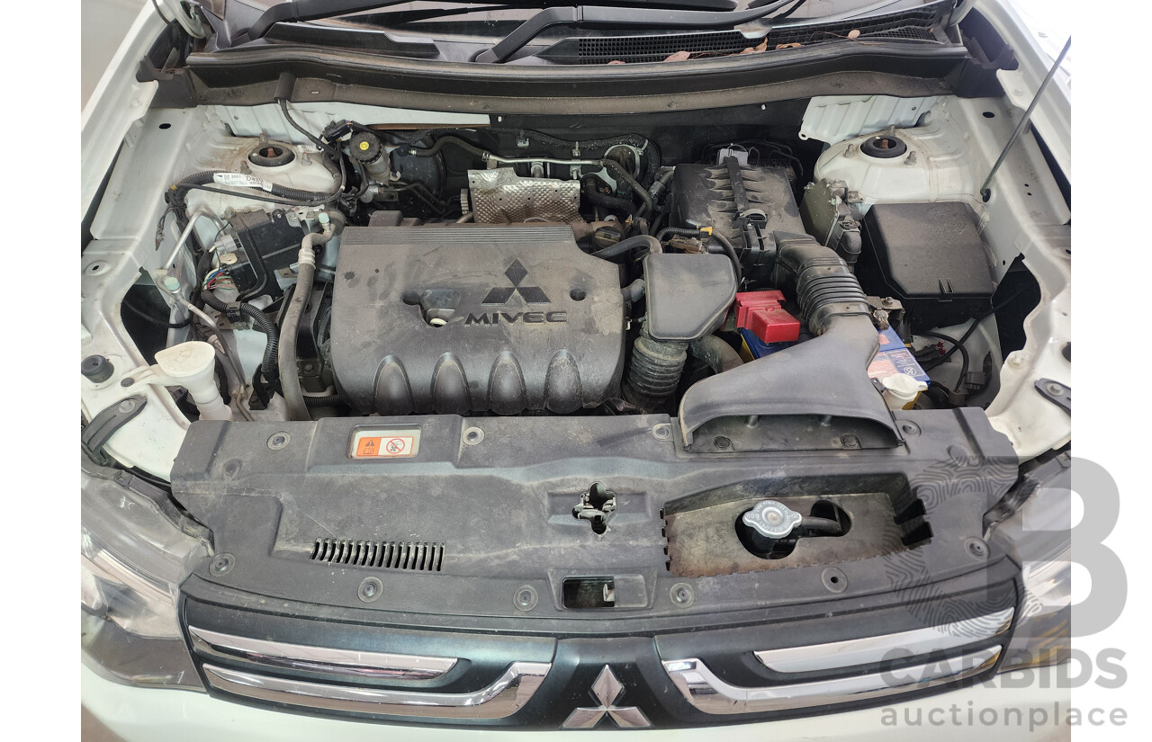 8/2013 Mitsubishi Outlander LS (4x4) ZJ 4d Wagon White 2.4L