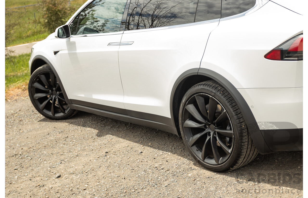 11/2016 Tesla Model X 90D (AWD) 75XB MY17 4d Wagon Pearl White Dedicated Electric EV 315kw - 7 Seater