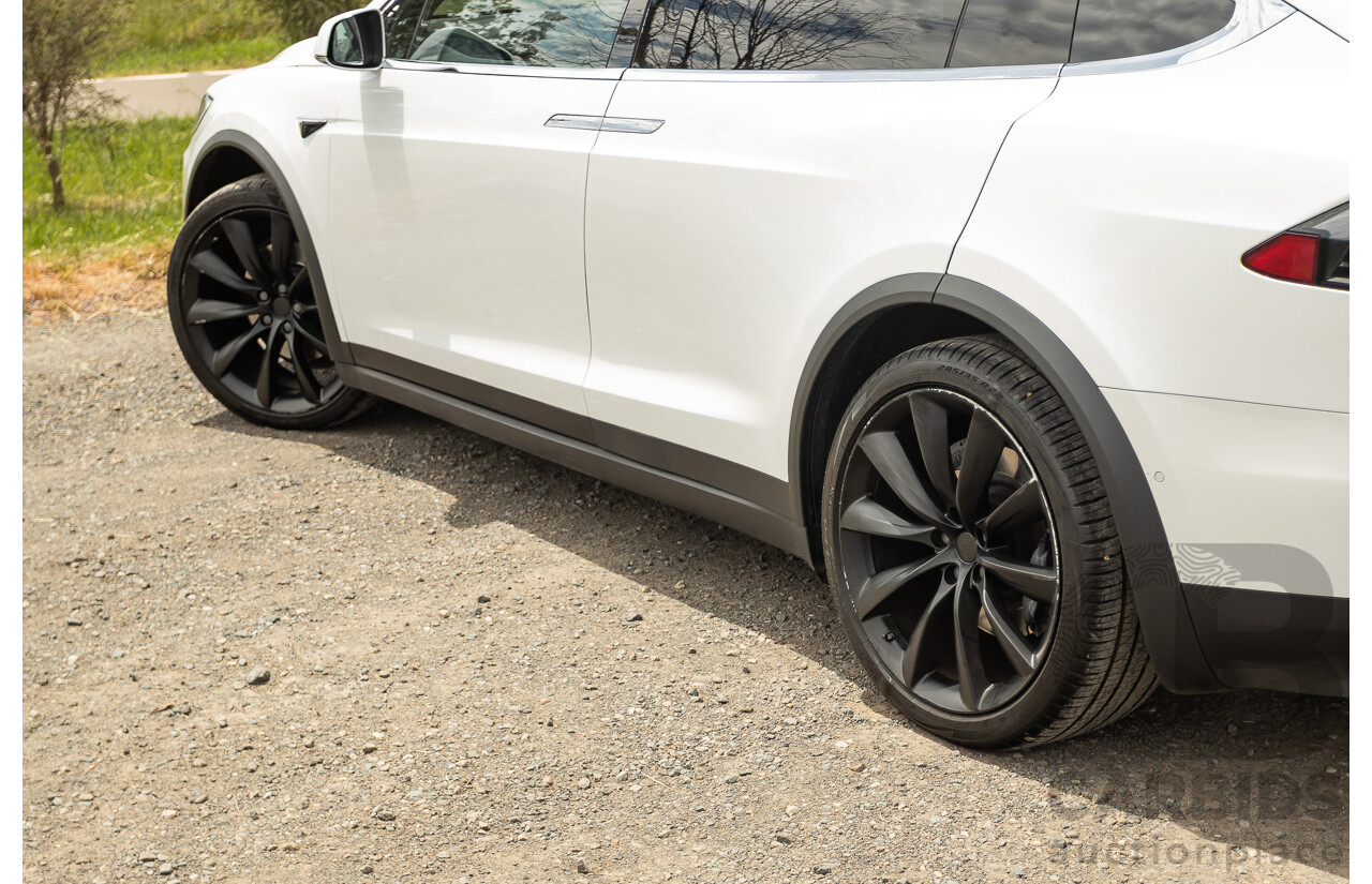 11/2016 Tesla Model X 90D (AWD) 75XB MY17 4d Wagon Pearl White Dedicated Electric EV 315kw - 7 Seater