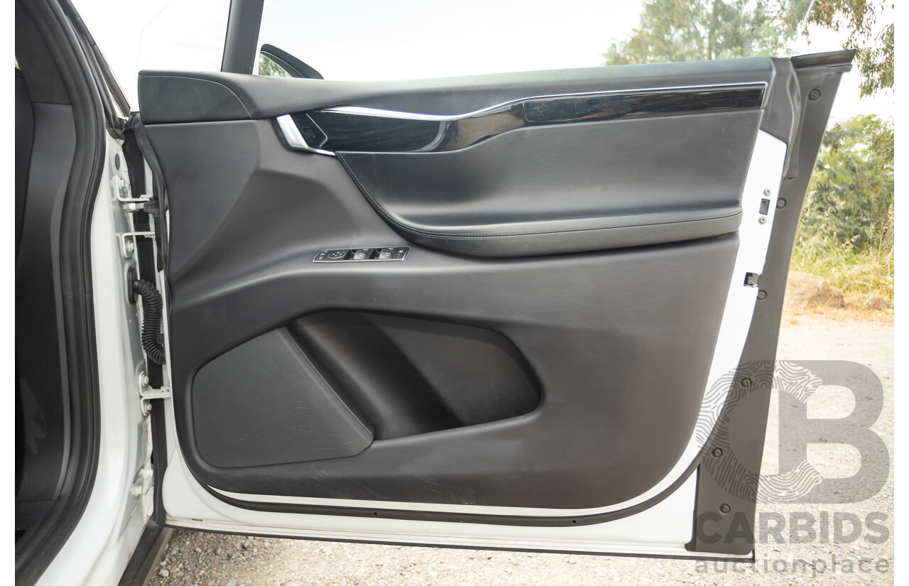 11/2016 Tesla Model X 90D (AWD) 75XB MY17 4d Wagon Pearl White Dedicated Electric EV 315kw - 7 Seater