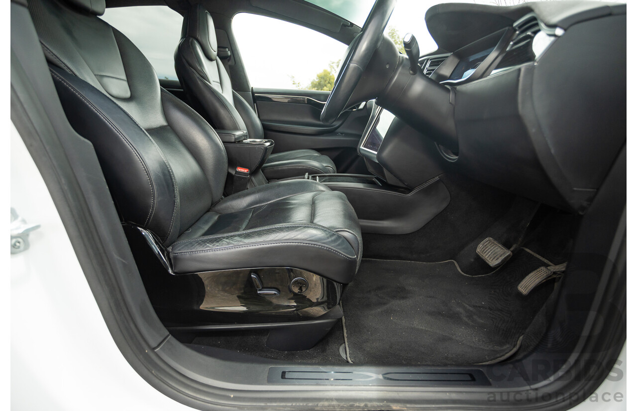 11/2016 Tesla Model X 90D (AWD) 75XB MY17 4d Wagon Pearl White Dedicated Electric EV 315kw - 7 Seater