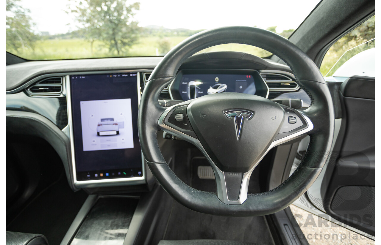 11/2016 Tesla Model X 90D (AWD) 75XB MY17 4d Wagon Pearl White Dedicated Electric EV 315kw - 7 Seater