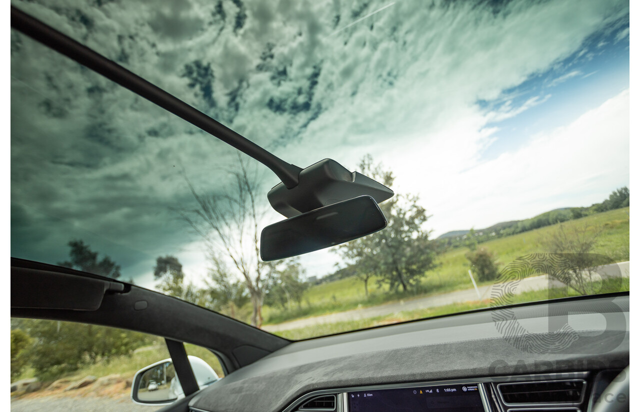 11/2016 Tesla Model X 90D (AWD) 75XB MY17 4d Wagon Pearl White Dedicated Electric EV 315kw - 7 Seater