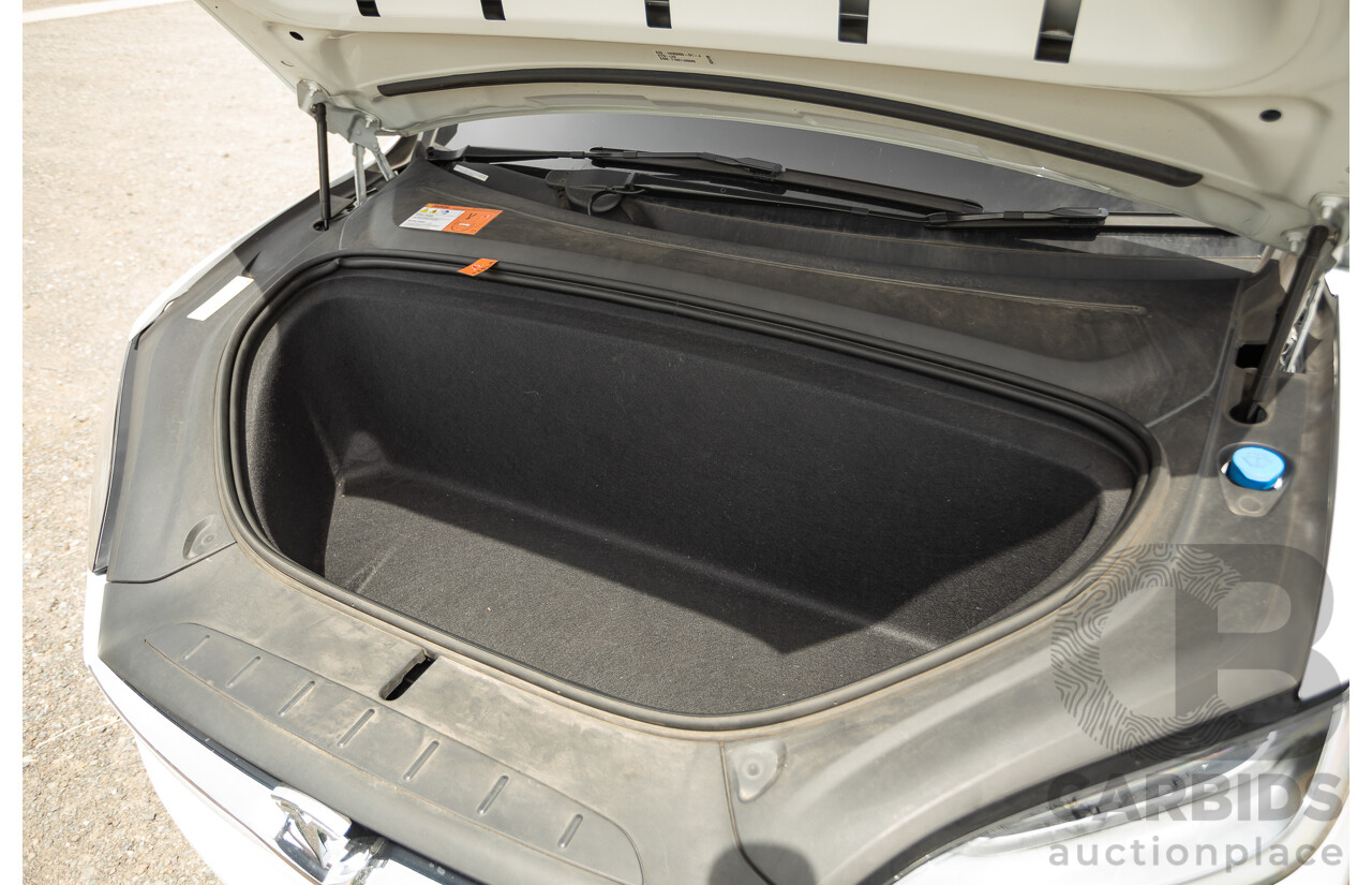 11/2016 Tesla Model X 90D (AWD) 75XB MY17 4d Wagon Pearl White Dedicated Electric EV 315kw - 7 Seater