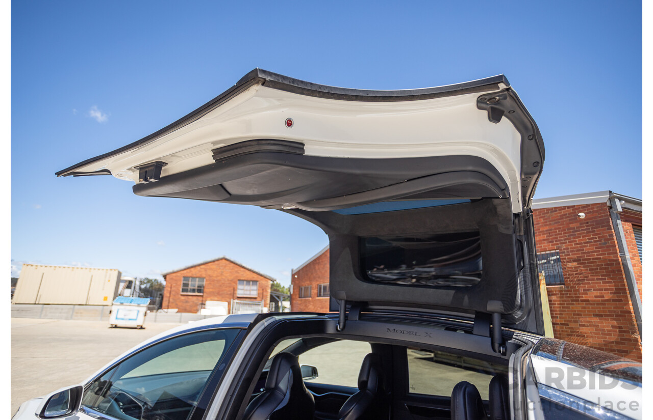 11/2016 Tesla Model X 90D (AWD) 75XB MY17 4d Wagon Pearl White Dedicated Electric EV 315kw - 7 Seater