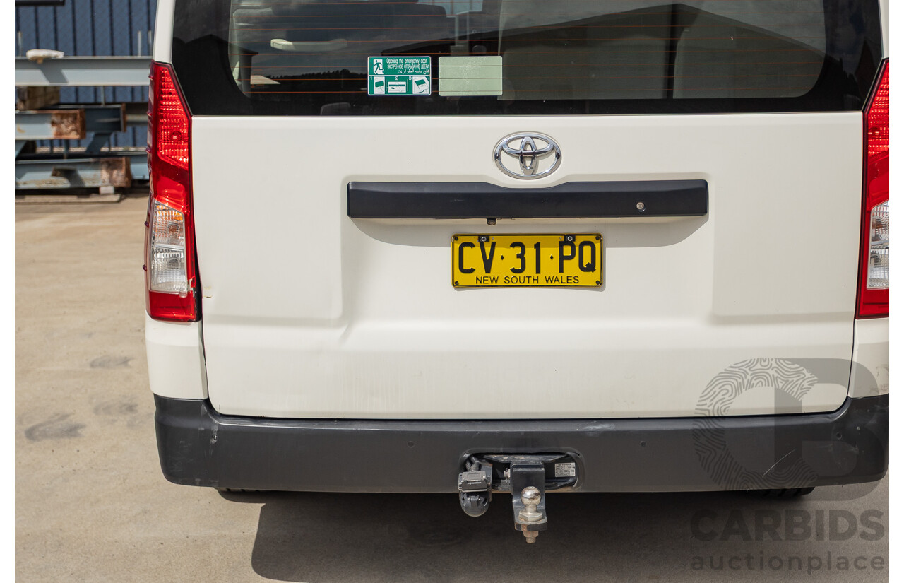 09/2019 Toyota Hiace LWB GDH322R 4d Commuter Bus French Vanilla White Turbo Diesel 2.8L
