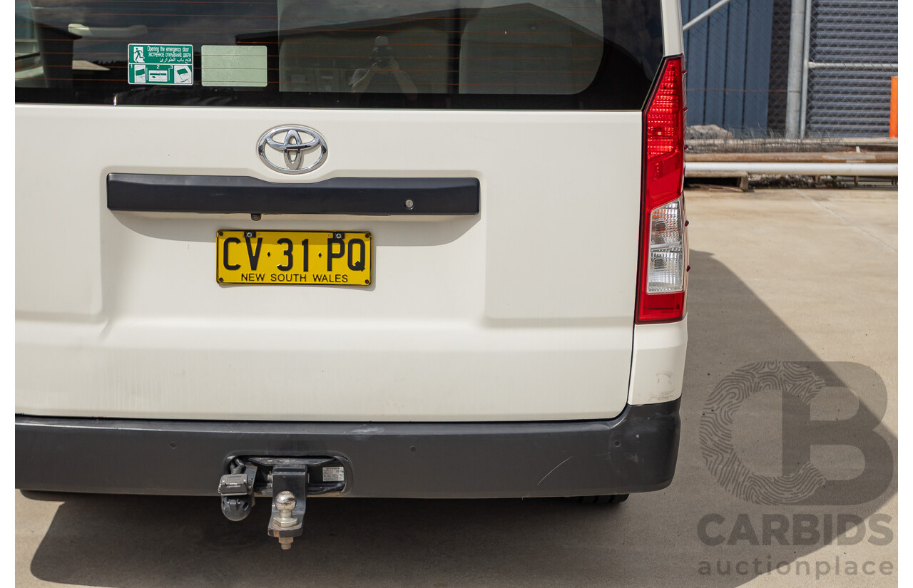 09/2019 Toyota Hiace LWB GDH322R 4d Commuter Bus French Vanilla White Turbo Diesel 2.8L