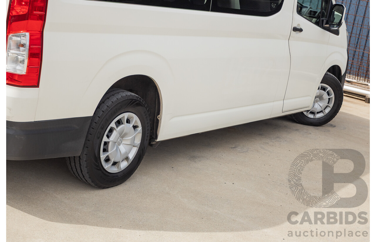 09/2019 Toyota Hiace LWB GDH322R 4d Commuter Bus French Vanilla White Turbo Diesel 2.8L