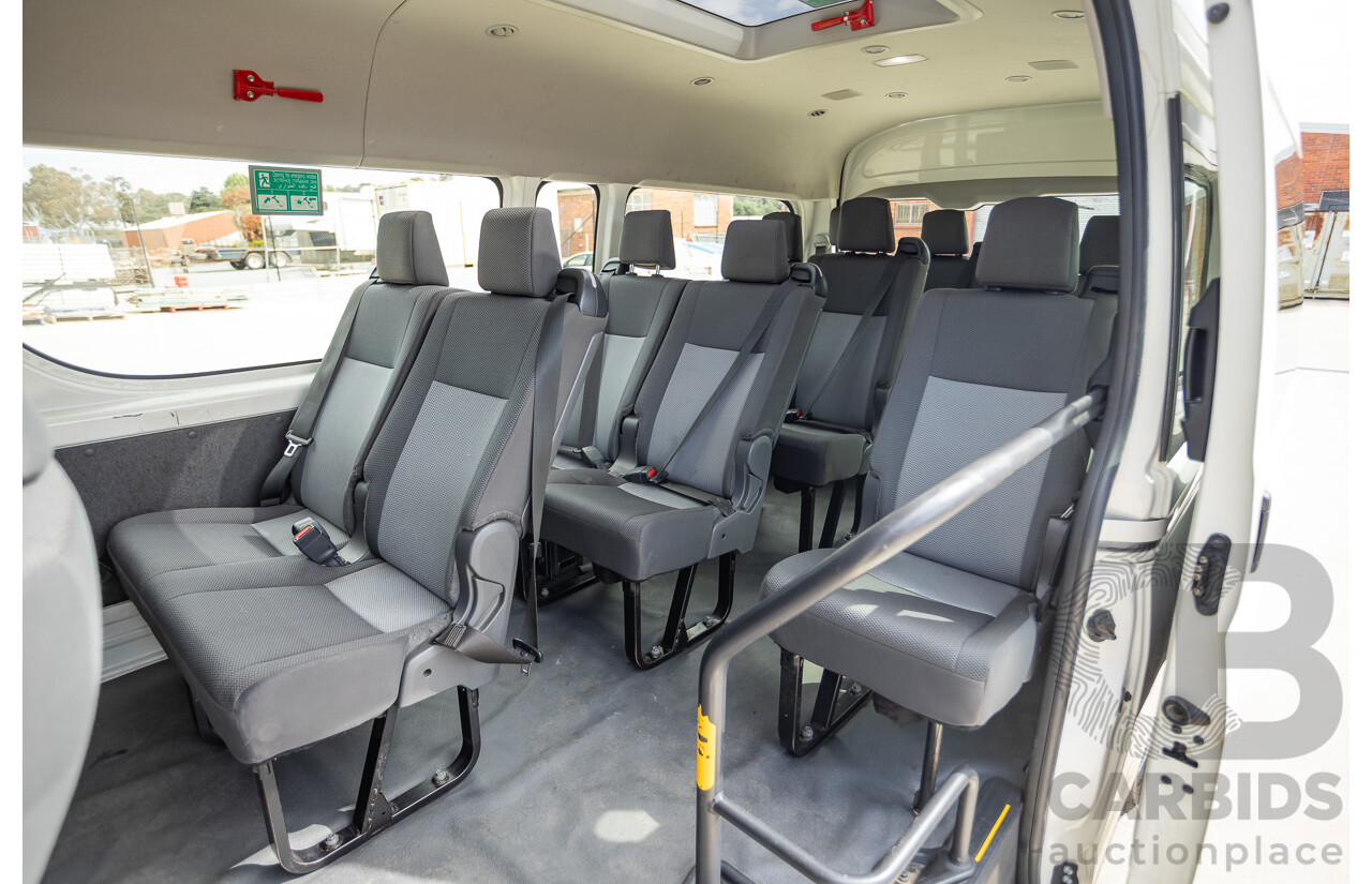 09/2019 Toyota Hiace LWB GDH322R 4d Commuter Bus French Vanilla White Turbo Diesel 2.8L