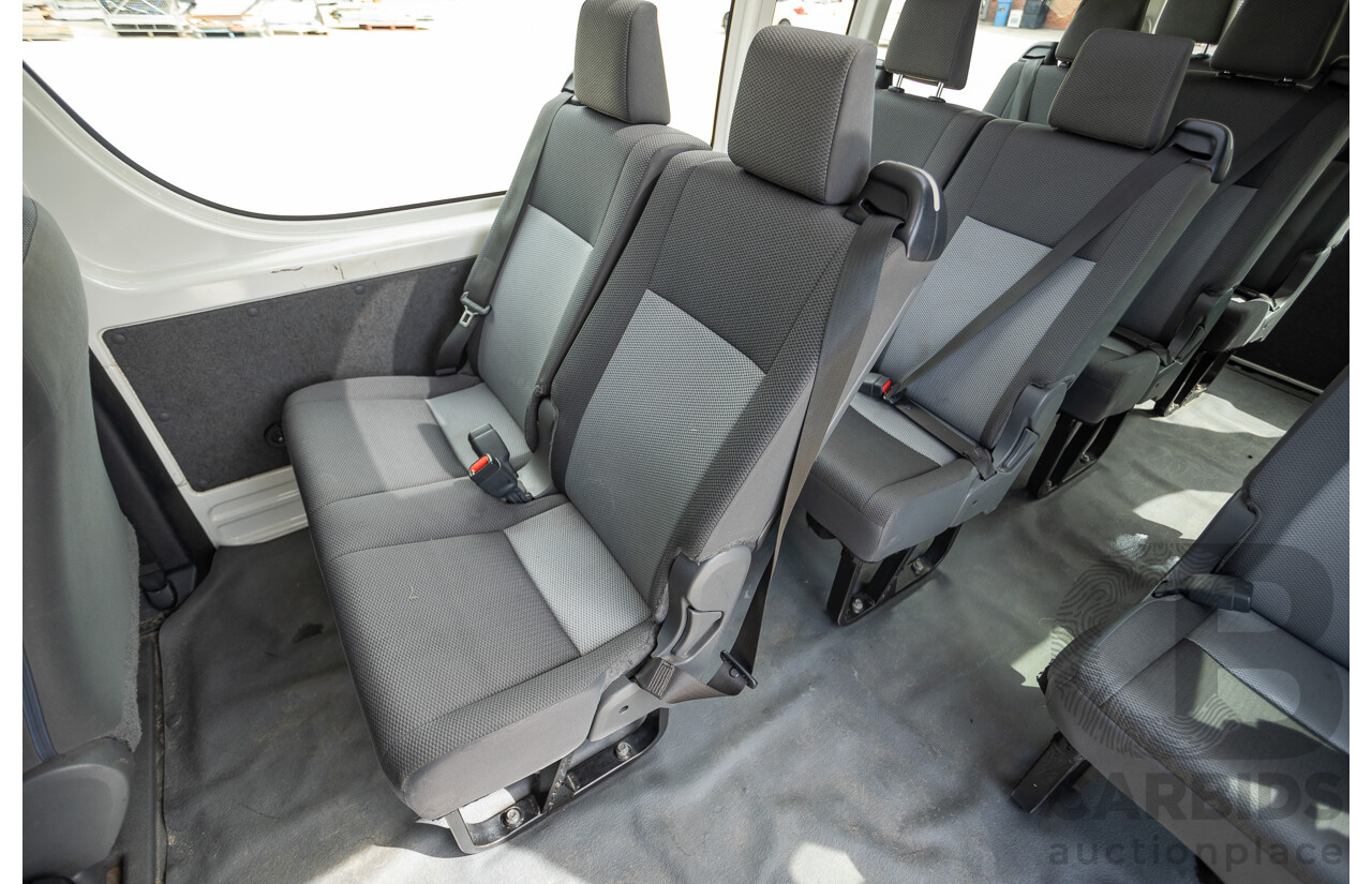 09/2019 Toyota Hiace LWB GDH322R 4d Commuter Bus French Vanilla White Turbo Diesel 2.8L