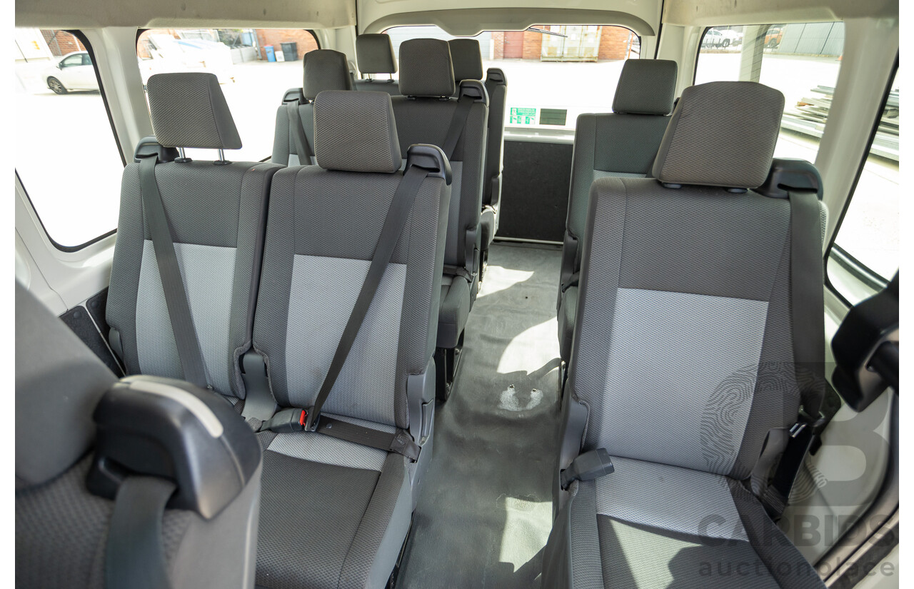 09/2019 Toyota Hiace LWB GDH322R 4d Commuter Bus French Vanilla White Turbo Diesel 2.8L