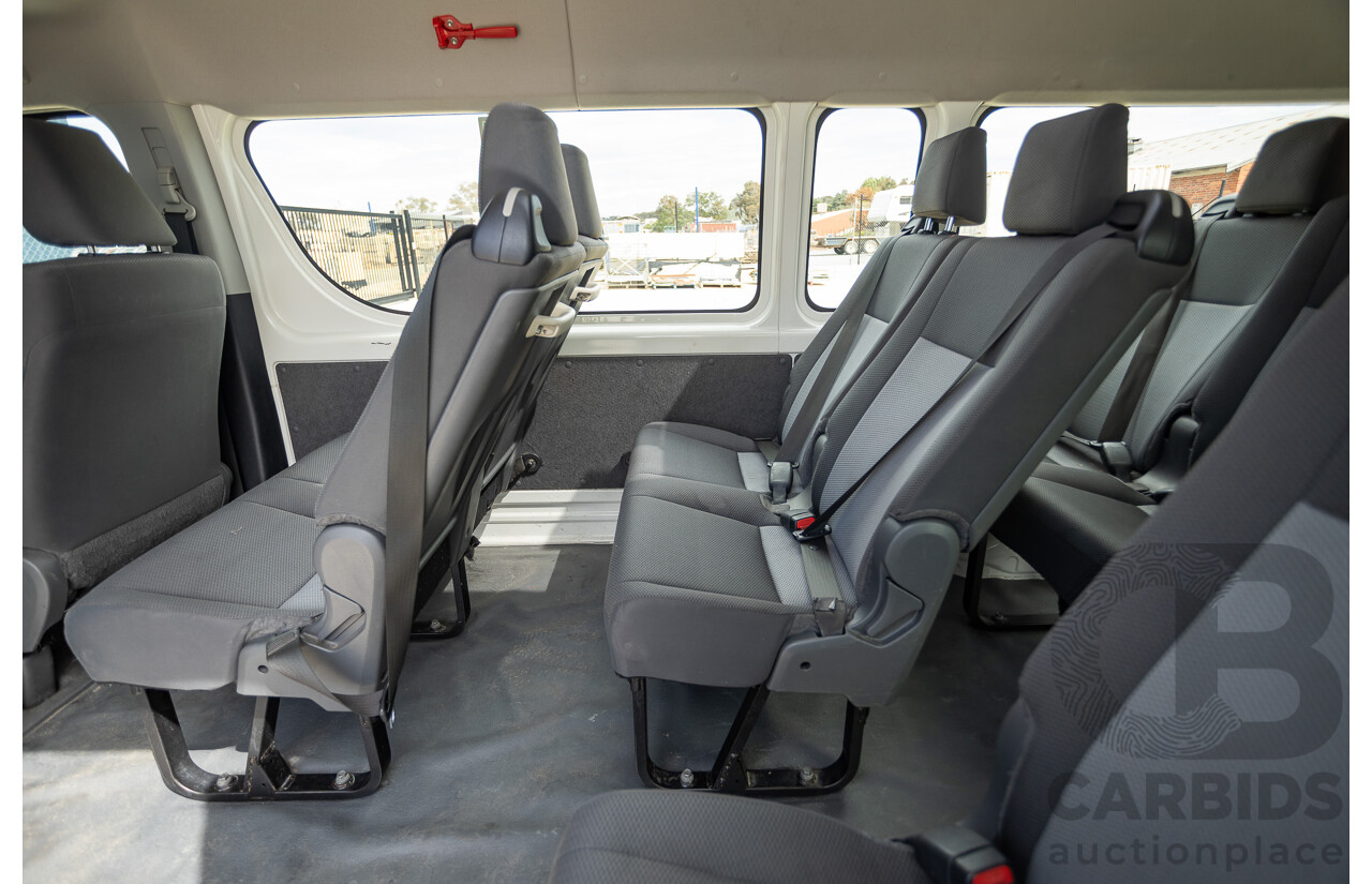 09/2019 Toyota Hiace LWB GDH322R 4d Commuter Bus French Vanilla White Turbo Diesel 2.8L