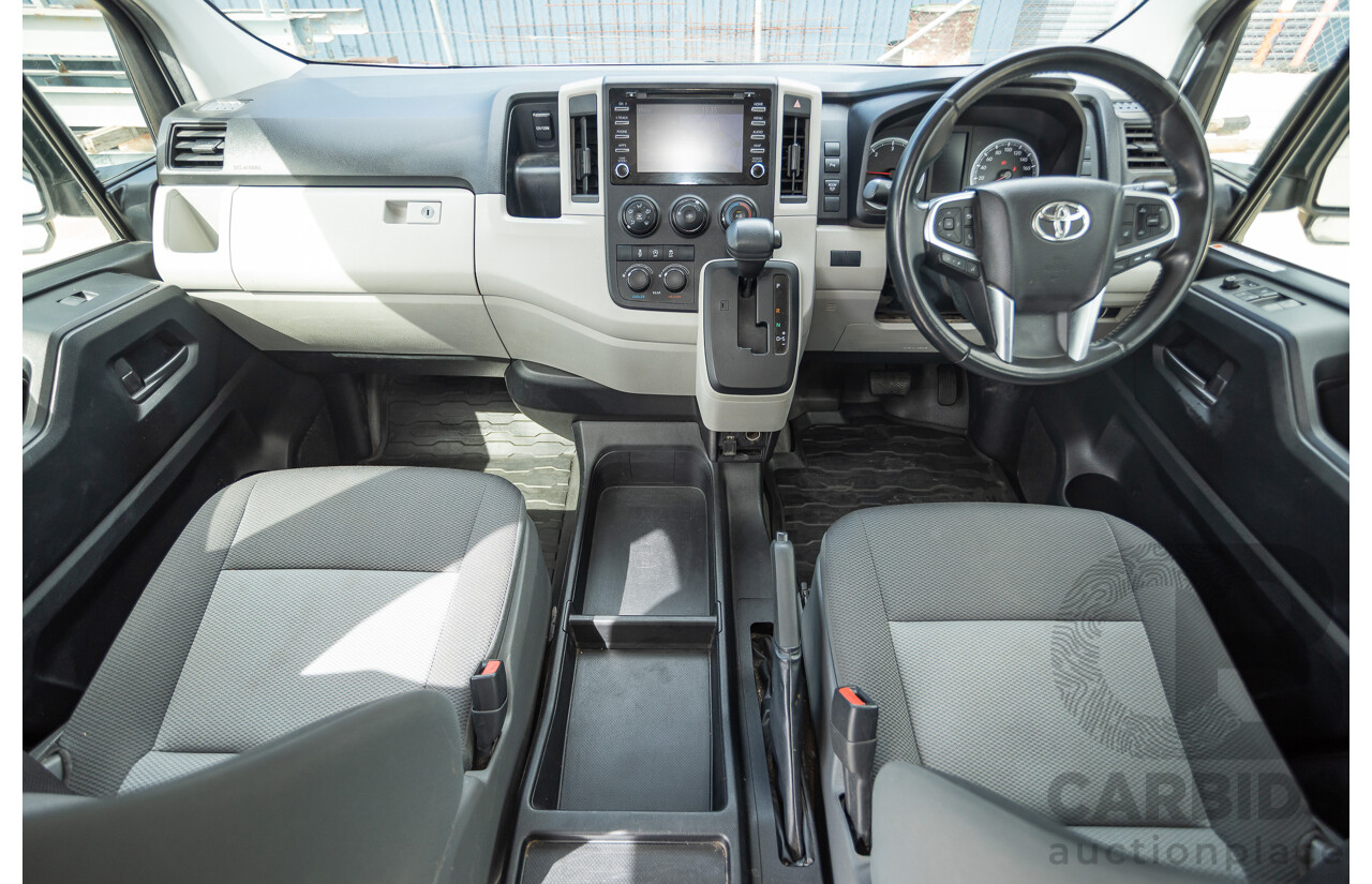 09/2019 Toyota Hiace LWB GDH322R 4d Commuter Bus French Vanilla White Turbo Diesel 2.8L