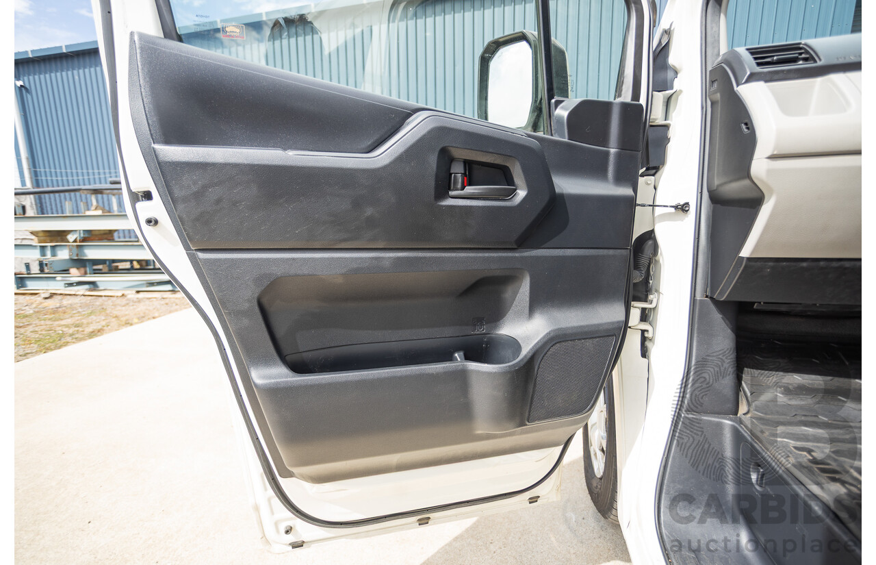 09/2019 Toyota Hiace LWB GDH322R 4d Commuter Bus French Vanilla White Turbo Diesel 2.8L