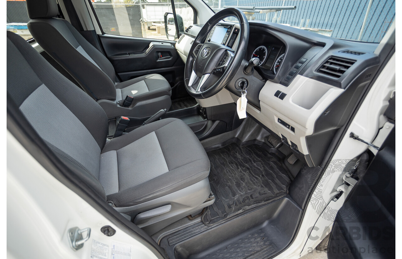 09/2019 Toyota Hiace LWB GDH322R 4d Commuter Bus French Vanilla White Turbo Diesel 2.8L