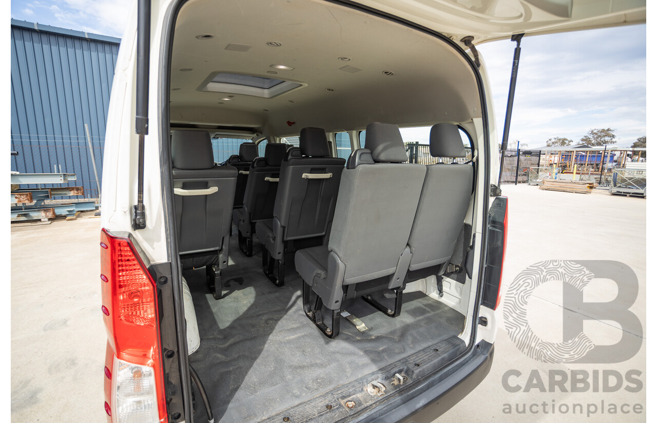 09/2019 Toyota Hiace LWB GDH322R 4d Commuter Bus French Vanilla White Turbo Diesel 2.8L