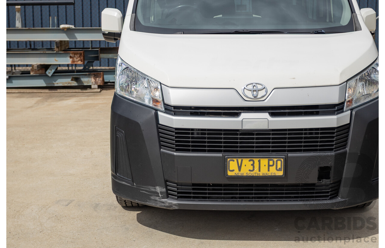 09/2019 Toyota Hiace LWB GDH322R 4d Commuter Bus French Vanilla White Turbo Diesel 2.8L