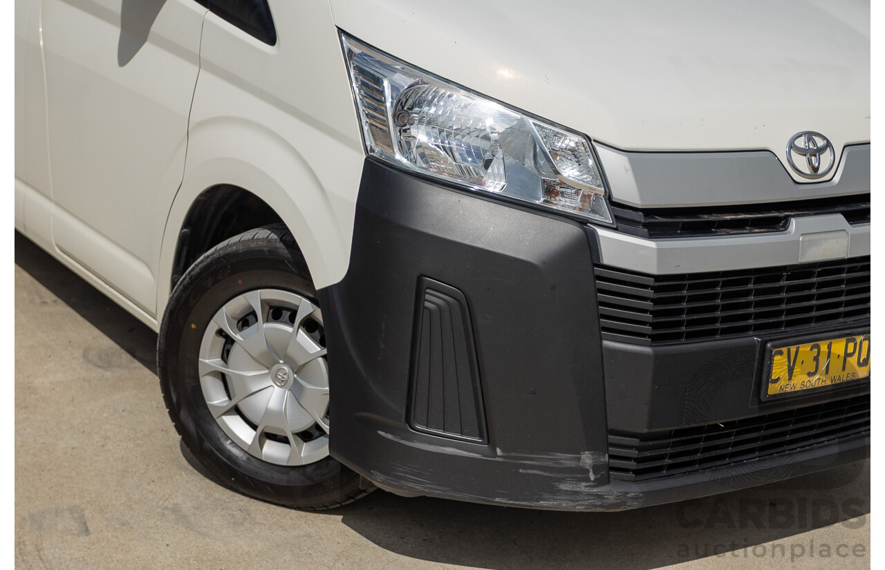 09/2019 Toyota Hiace LWB GDH322R 4d Commuter Bus French Vanilla White Turbo Diesel 2.8L