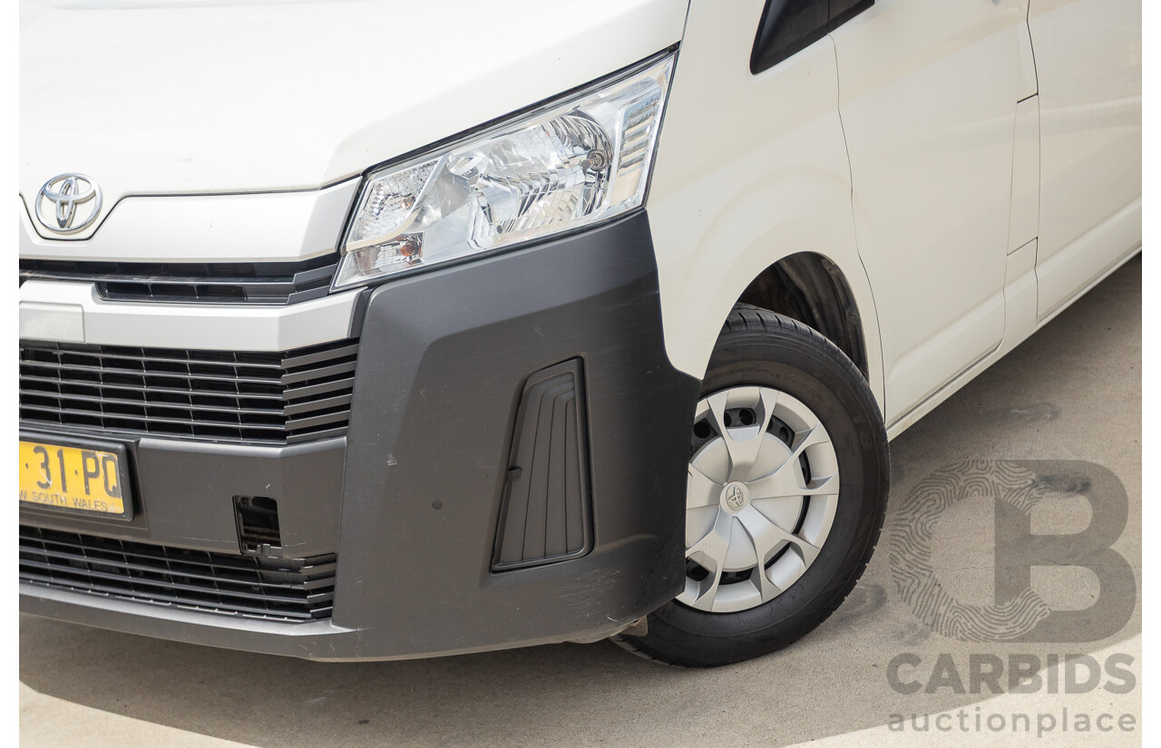 09/2019 Toyota Hiace LWB GDH322R 4d Commuter Bus French Vanilla White Turbo Diesel 2.8L