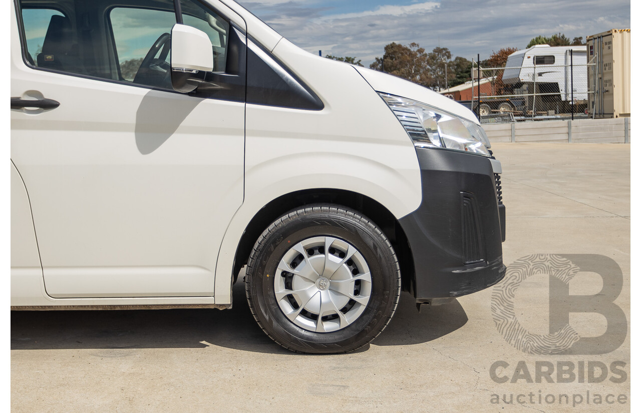 09/2019 Toyota Hiace LWB GDH322R 4d Commuter Bus French Vanilla White Turbo Diesel 2.8L