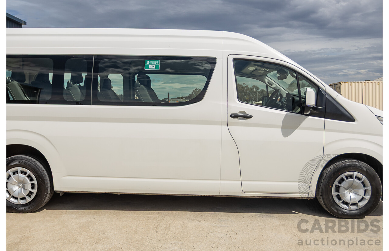 09/2019 Toyota Hiace LWB GDH322R 4d Commuter Bus French Vanilla White Turbo Diesel 2.8L