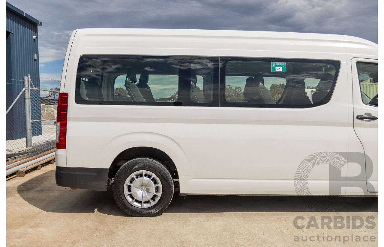 09/2019 Toyota Hiace LWB GDH322R 4d Commuter Bus French Vanilla White Turbo Diesel 2.8L