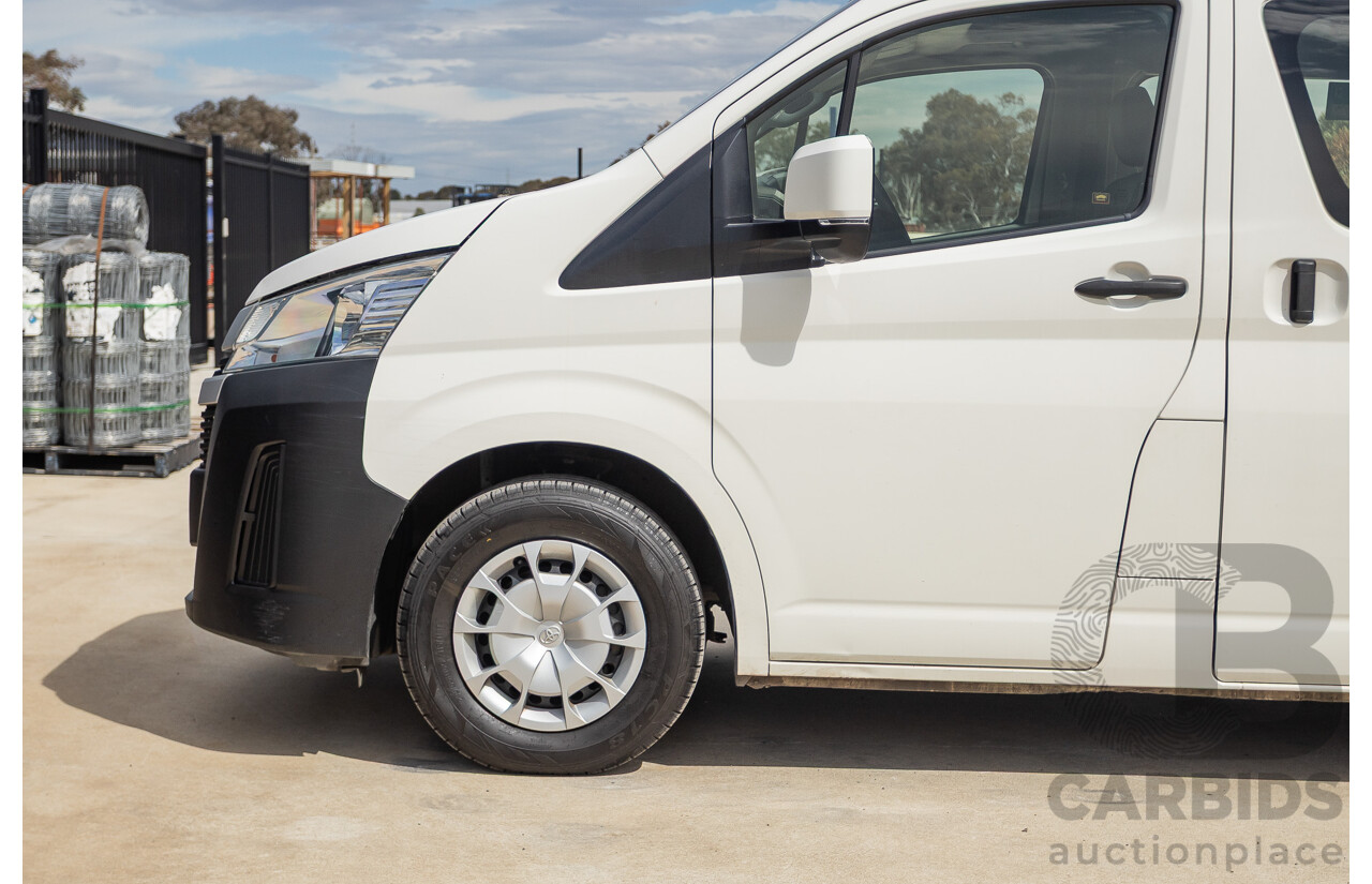 09/2019 Toyota Hiace LWB GDH322R 4d Commuter Bus French Vanilla White Turbo Diesel 2.8L
