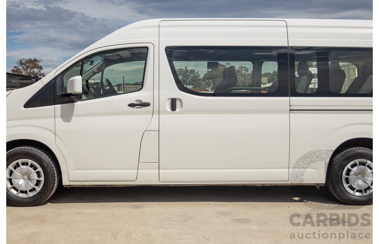 09/2019 Toyota Hiace LWB GDH322R 4d Commuter Bus French Vanilla White Turbo Diesel 2.8L