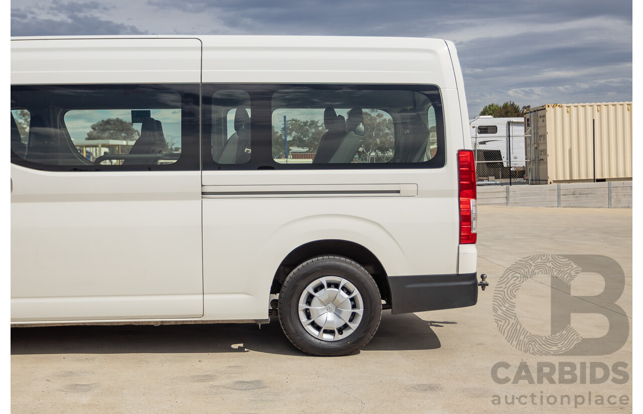 09/2019 Toyota Hiace LWB GDH322R 4d Commuter Bus French Vanilla White Turbo Diesel 2.8L