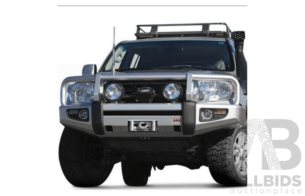 ARB Toyota Landcruiser (2007 - 2011) 3415110 Deluxe 200 Series Winch Bull Bar - Black Powder Coat Finish