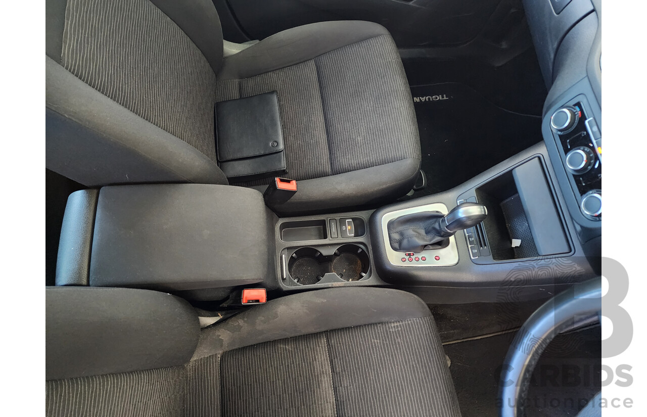 5/2013 Audi Q5 3.0 TDI Quattro 8R MY13 4d Wagon White 3.0L