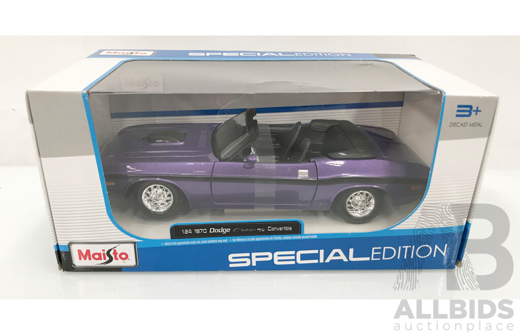 Maisto 1969 Dodge Challenger R/T Convertible - 1/25 Scale