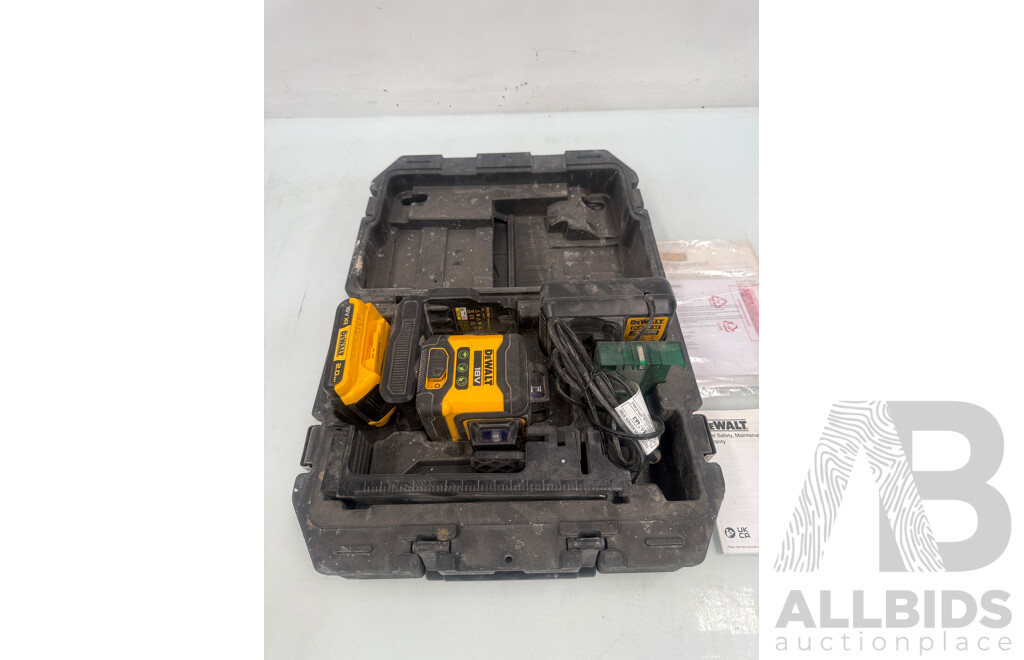 Dewalt (DCLE34031) 18V Laser Level Kit