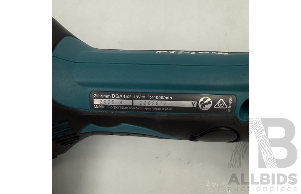 Assorted Job Lot - Makita Cordless Grinder & Toolbelt