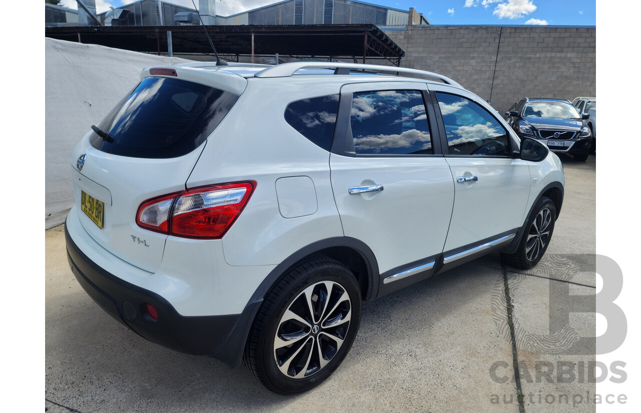8/2013 Nissan Dualis Ti-L (4x2) J10 MY13 4d Wagon White 2.0L