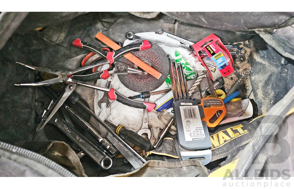 Dewalt Tool Bag & Utility Belt with Tools
