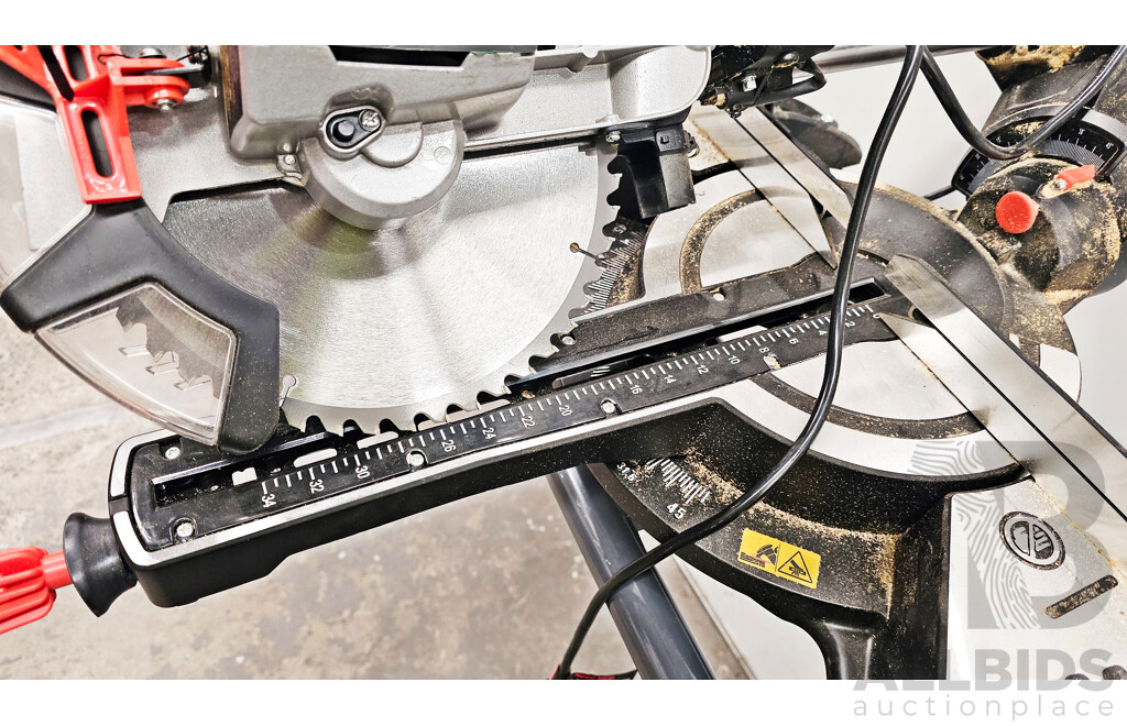 Ozito (SCMS-2125) 10-Inch Corded Double Bevel Sliding Mitre Saw W/ Mitre Saw Stand