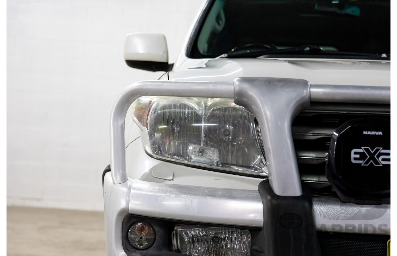 6/2009 Toyota Landcruiser Sahara (4x4) VDJ200R 09 UPGRADE 4d Wagon Crystal White Pearl Turbo Diesel V8 4.5L