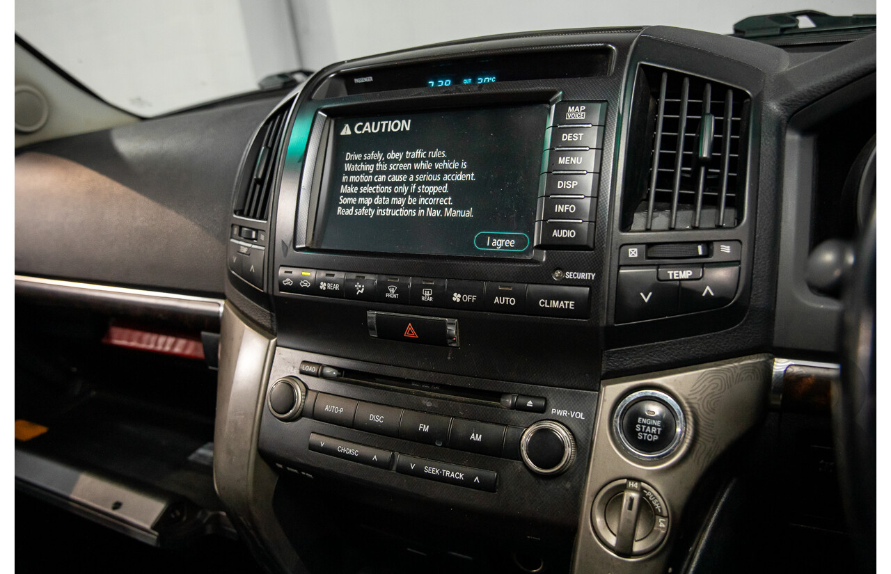 6/2009 Toyota Landcruiser Sahara (4x4) VDJ200R 09 UPGRADE 4d Wagon Crystal White Pearl Turbo Diesel V8 4.5L