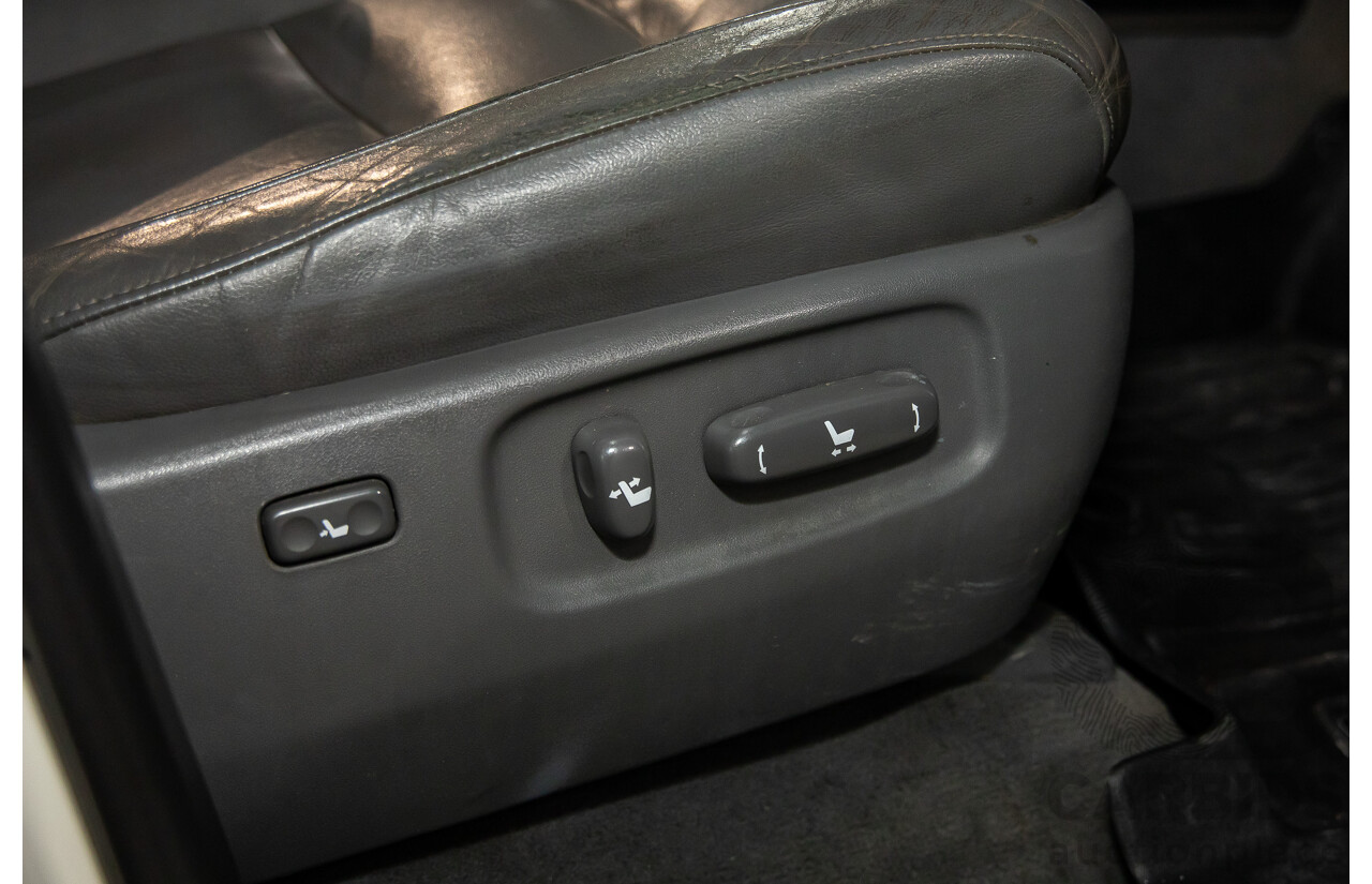 6/2009 Toyota Landcruiser Sahara (4x4) VDJ200R 09 UPGRADE 4d Wagon Crystal White Pearl Turbo Diesel V8 4.5L