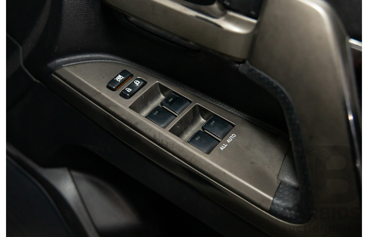 6/2009 Toyota Landcruiser Sahara (4x4) VDJ200R 09 UPGRADE 4d Wagon Crystal White Pearl Turbo Diesel V8 4.5L