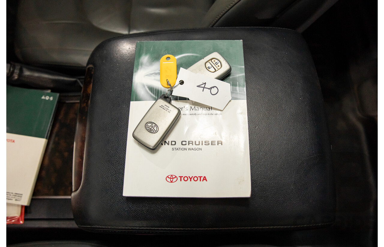 6/2009 Toyota Landcruiser Sahara (4x4) VDJ200R 09 UPGRADE 4d Wagon Crystal White Pearl Turbo Diesel V8 4.5L