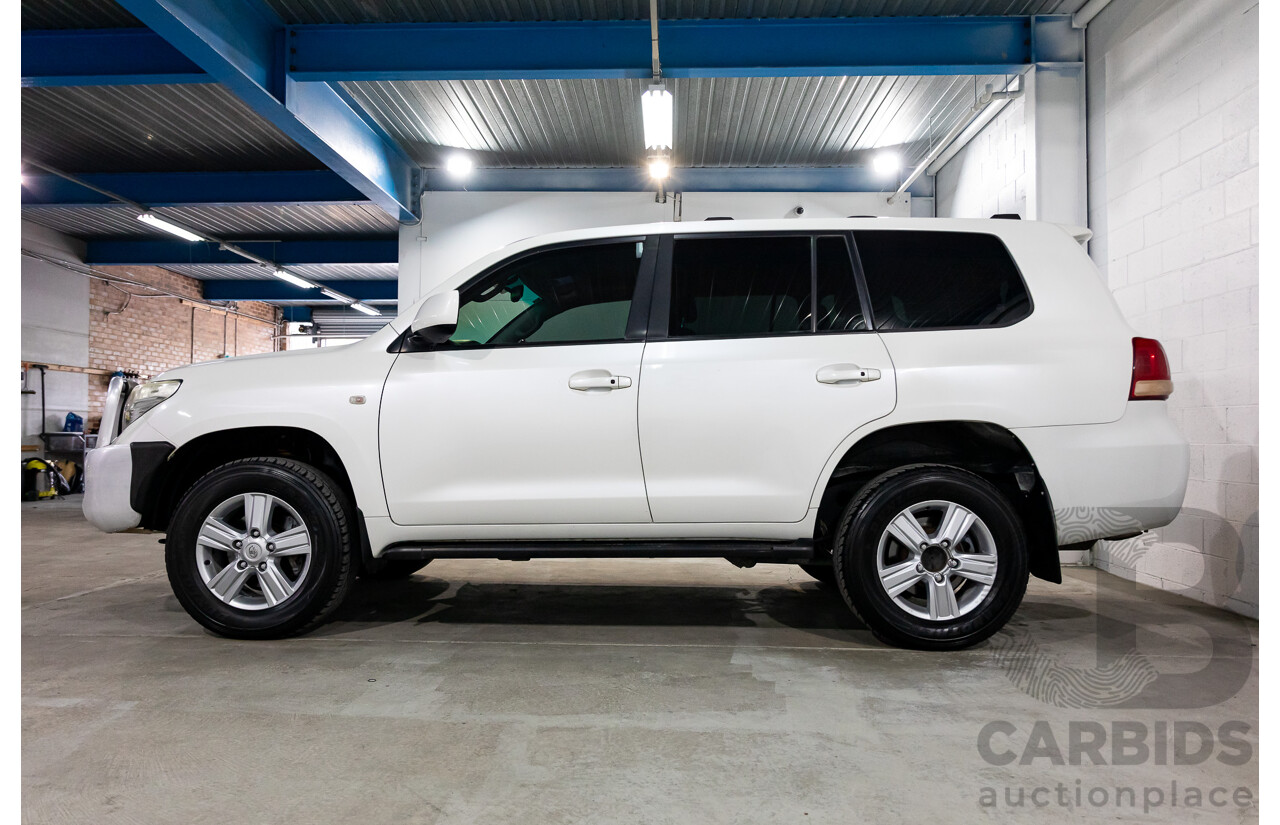 6/2009 Toyota Landcruiser Sahara (4x4) VDJ200R 09 UPGRADE 4d Wagon Crystal White Pearl Turbo Diesel V8 4.5L