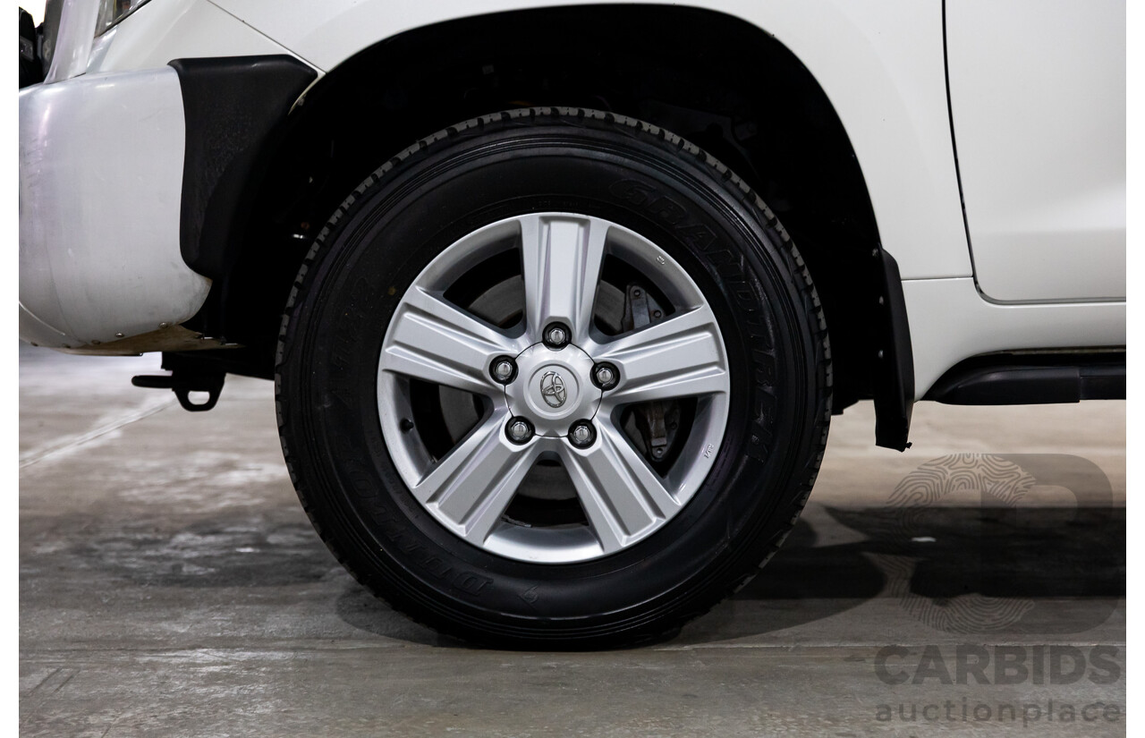 6/2009 Toyota Landcruiser Sahara (4x4) VDJ200R 09 UPGRADE 4d Wagon Crystal White Pearl Turbo Diesel V8 4.5L